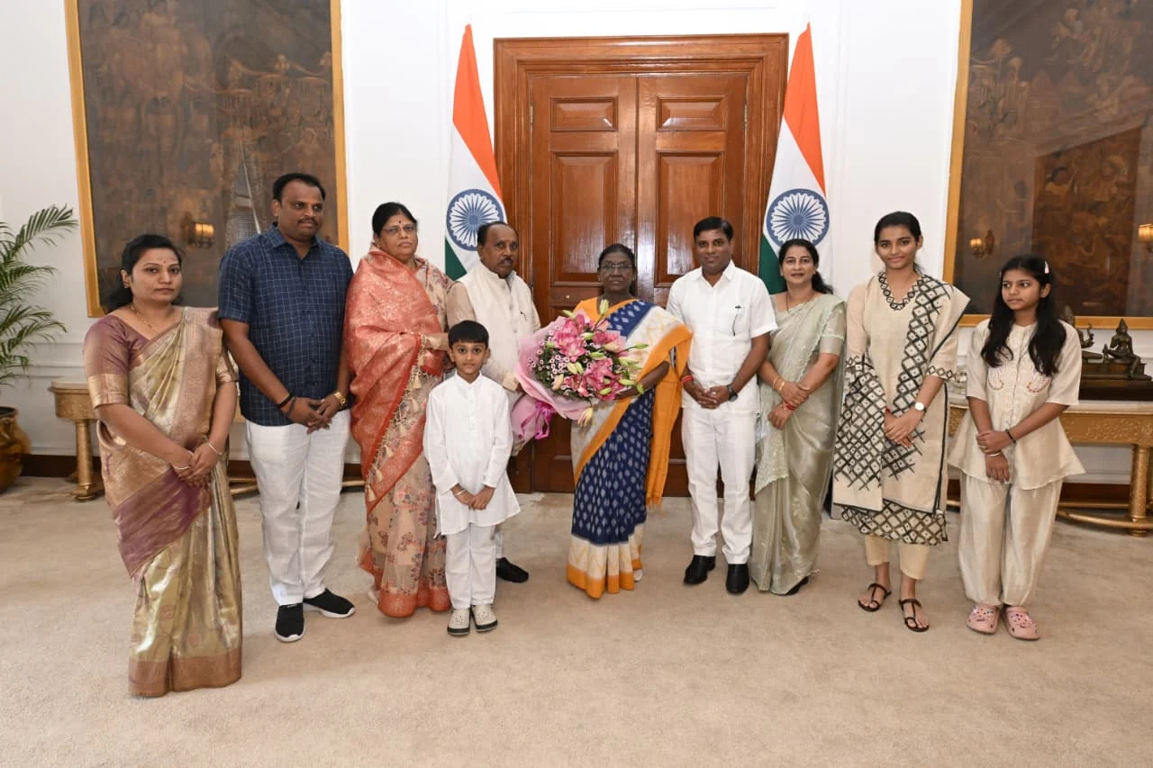 Honoured and privileged to have a courtesy meeting with the Hon’ble President of India, Smt. Droupadi Murmu Ji, at Rashtrapati Bhavan, New Delhi